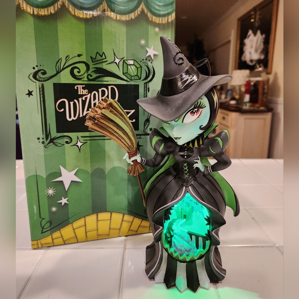 Miss mindy wizard of Oz wicked witch of the west figurine